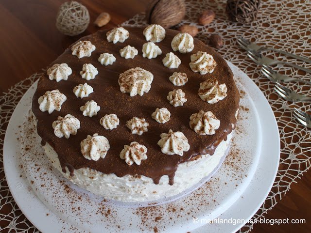 Von Mein Land und Gartengenuss kommt eine Torte ganz nach meinem Geschmack: Zwetschgentorte mit Zimtbiskuit und Curd-Sahne.